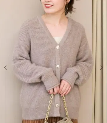 베이지 V넥 니트 가디건