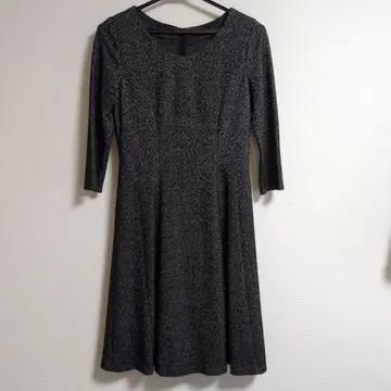 블랙 긴팔 무릎 기장 원피스