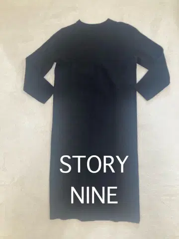 STORY NINE 블랙 긴팔 니트 원피스