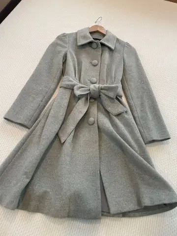 그레이 리본 포함 롱 코트 새상품급