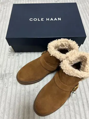 미사용 새상품 콜한 스웨이드 앵클 숏부츠