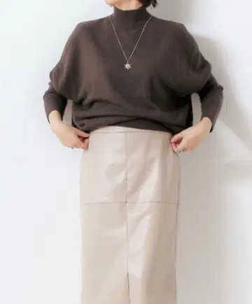 마르티니크 하이넥 돌먼 니트