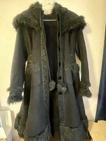 PyonPyon 후드 부착 롱 코트 M 사이즈