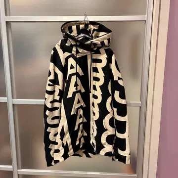 마크제이콥스 모노그램 라지 후드티