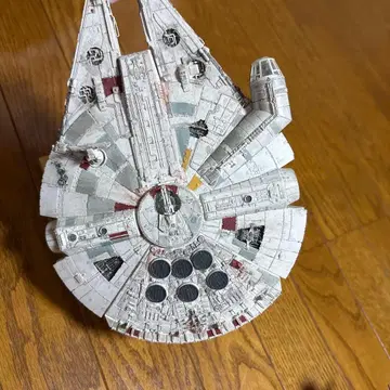 밀레니엄 팔콘 스탠드 포함