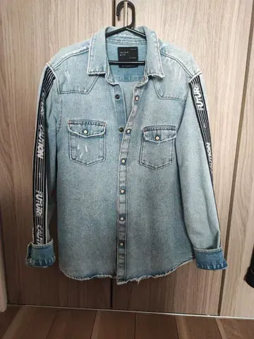 ZARA 라이트 블루 데님 셔츠와 ZARA 데님 자켓 세트