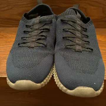 SKECHERS 네이비 스니커즈 이름 기입 있음