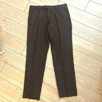 다크 그레이 스트라이프 슬랙스