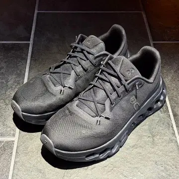 on cloudtilt 남성용 27.0cm Eclipse | black