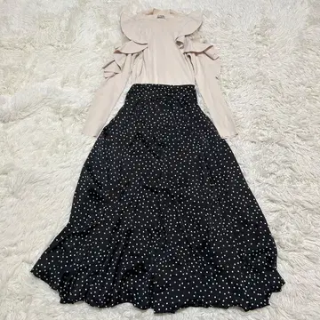 스나이델 프릴 니트 도킹 원피스 아이보리