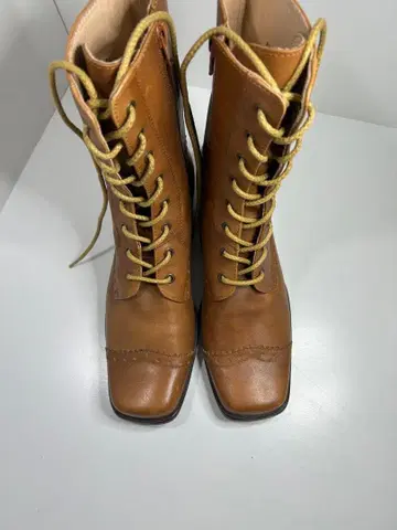 브라운 가죽 레이스업 롱 부츠