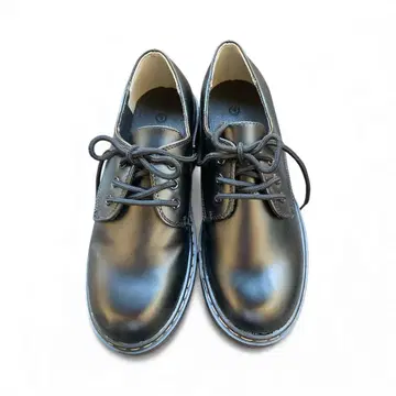 블랙 통굽 레이스업 슈즈