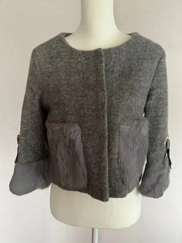 [DOME] 그레이 노카라 퍼 포함 7부 소매 숏 기장 자켓