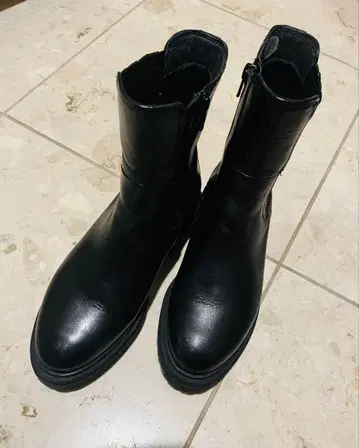 블랙 가죽 사이드 고어 부츠