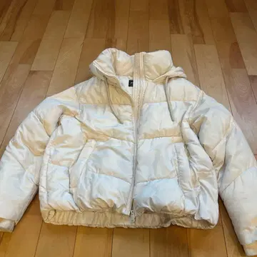 ZARA 후드 부착 다운 자켓 XS 화이트