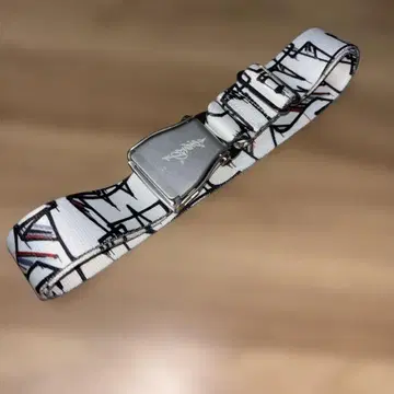 그래픽 프린트 화이트 벨트