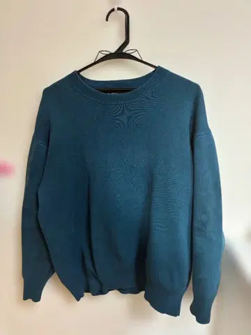 GLR 파란색 크루넥 니트 스웨터