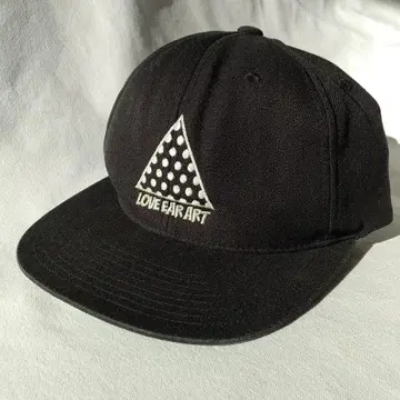 LOVE EAR ART 로고 캡 블랙 챙 안쪽 그린 프리 사이즈
