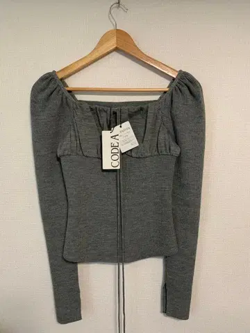 CODE A 그레이 개더 리브 니트 긴팔