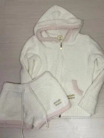 젤라또피케 룸웨어 세트