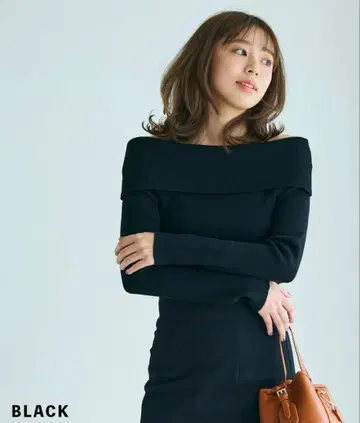 [ 미사용 새상품 ] 베이스먼트 온라인 오프숄더 니트탑