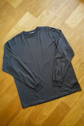 오라리 스테디셀러 롱 T 티셔츠 흑먹색