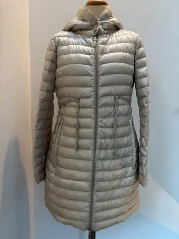 MONCLER 샴페인 골드 롱 다운 자켓