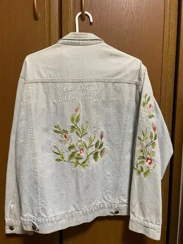 플라워 자수 라이트 블루 데님 자켓