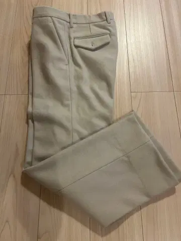 베이크루즈 48 사이즈 베이지 울 혼방 슬랙스 edioice