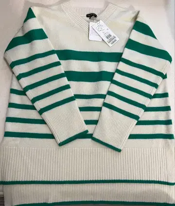 새상품 INDIVI 스트라이프 V넥 스웨터 38