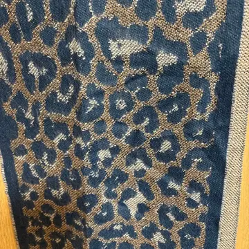 레오파드 무늬 스톨 아크릴 85% 울 15%