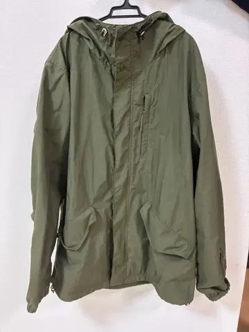 올리브 그린 숏 모즈 코트