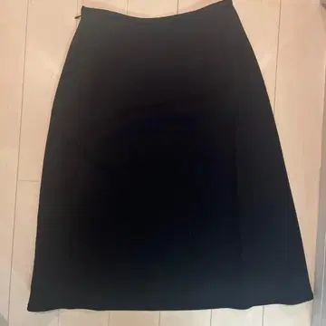 새상품급 캘빈클라인 플레어 스커트 사이즈 9 울 100%