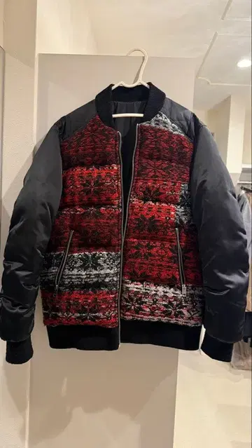 캐주얼 자켓 빨간색 블랙 화이트