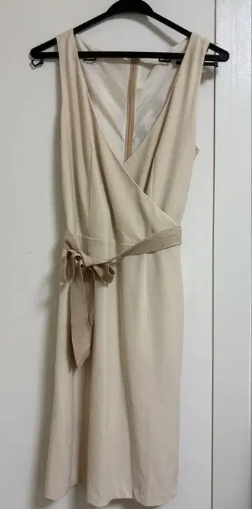 J&R 베이지 원피스 리본 포함