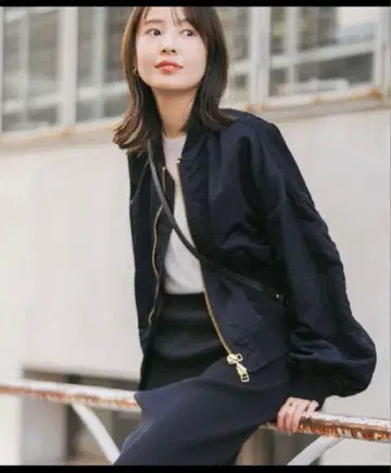 [택 포함 새상품] NOBLE 빈티지 나일론 컴팩트 MA1