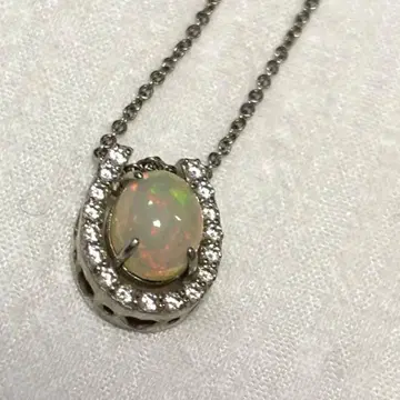 화이트 오팔 펜던트 목걸이