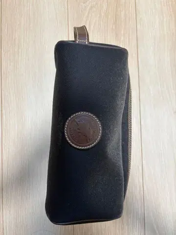 블랙 브라운 클러치백 로고 포함