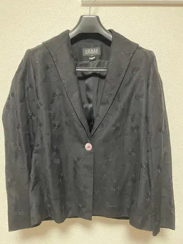 블랙 꽃무늬 자수 테일러드 자켓