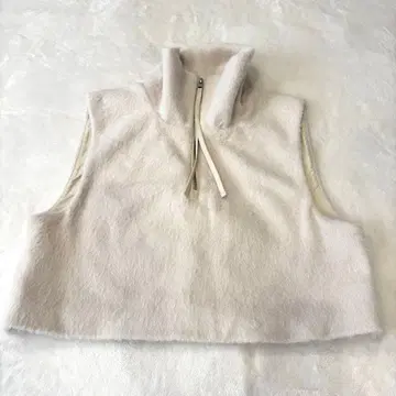 [ ZARA ] 인조 모피 베스트 아이보리 유럽/미국 S 사이즈