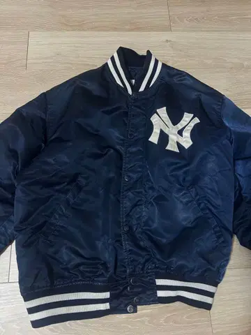 뉴에라 바시티 자켓