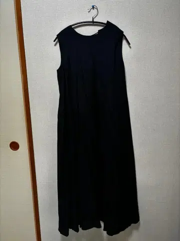 슬리브리스 블랙 롱 원피스