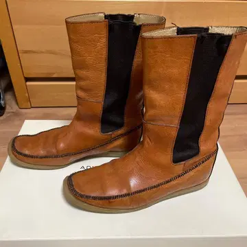 ADIEU TRISTESSE 브라운 숏부츠 천연 가죽