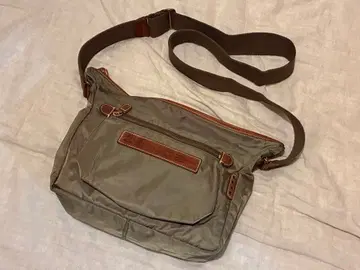 Felisi 숄더백 올리브 05-4 새상품급