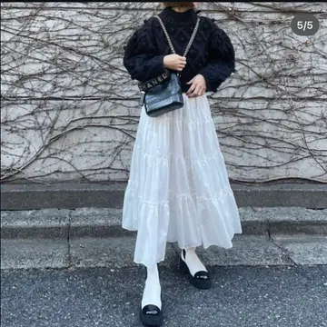 미사용 새상품 cygne 손뜨개질 폼폼 터틀 니트 블랙