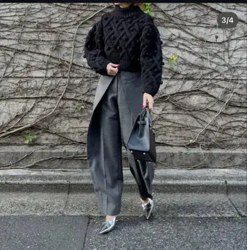 미사용 새상품 cygne 손뜨개질 폼폼 터틀 니트 블랙