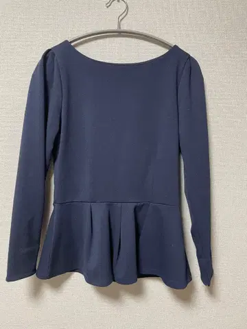 메틀리제 스콧 클럽 네이비 페플럼 긴팔 상의 38