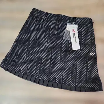 MASTER BUNNY EDITION 블랙스커트