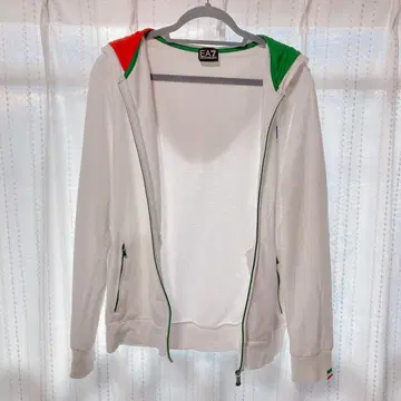 [오늘 한정 판매] EMPORIO ARMANI EA7 후드티