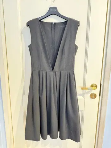 FOXEY 딥 V 원피스 26681 짙은 그레이 플레어 스커트